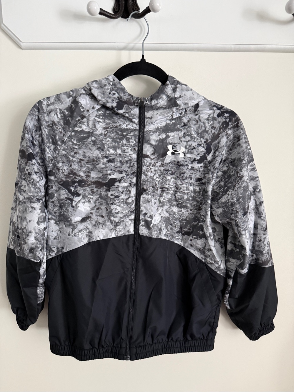 Under Armour Youth Gray Black Camouflage Windbreaker Jacket